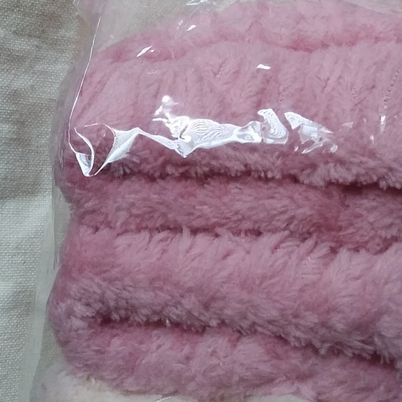 Wrist Bands for Washing Face - Picture 3 of 4